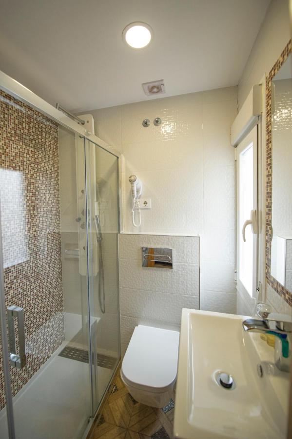 Hostal Paquita Madrid Exterior foto